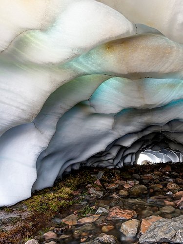 Ice cave, Mount Rainier, USA