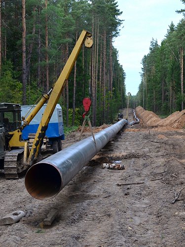Laying of a gas pipeline