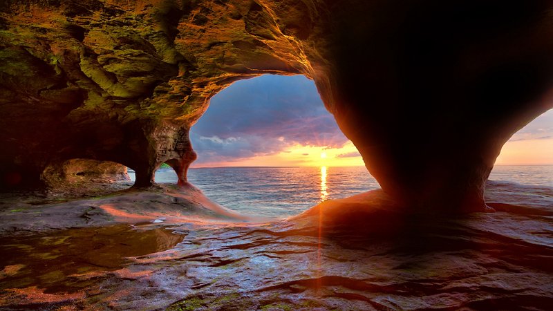 Sea caves on Lake Superior, Wisconsin, U