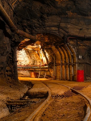 Tunnel in una miniera