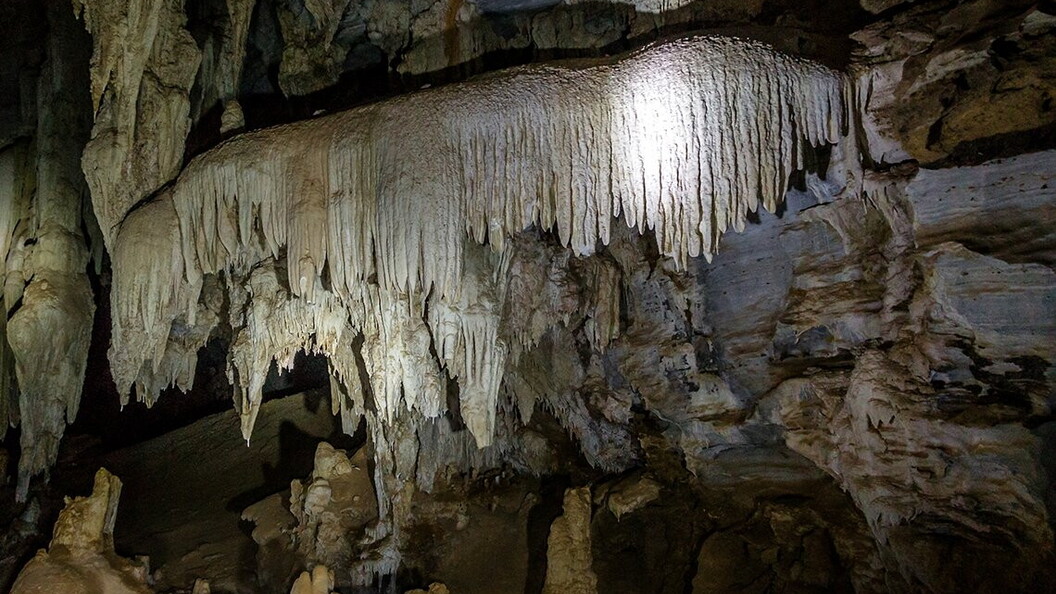 Gruta da Lapa, stalactites and stalagmites