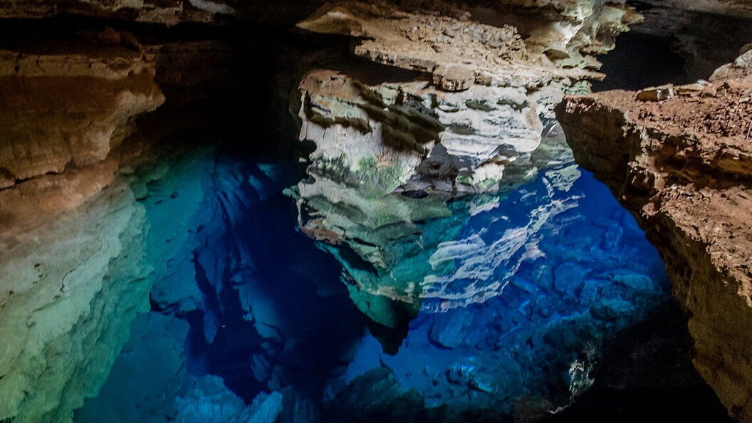 Il Poço Azul e la sua acqua calma e trasparente