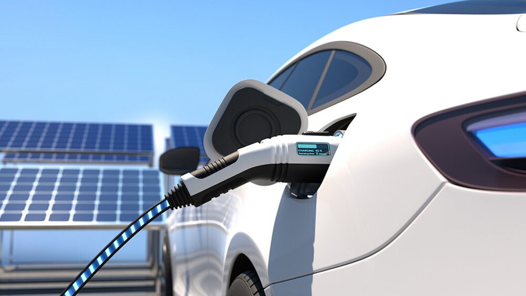 Auto elettrica alimentata ad energia solare