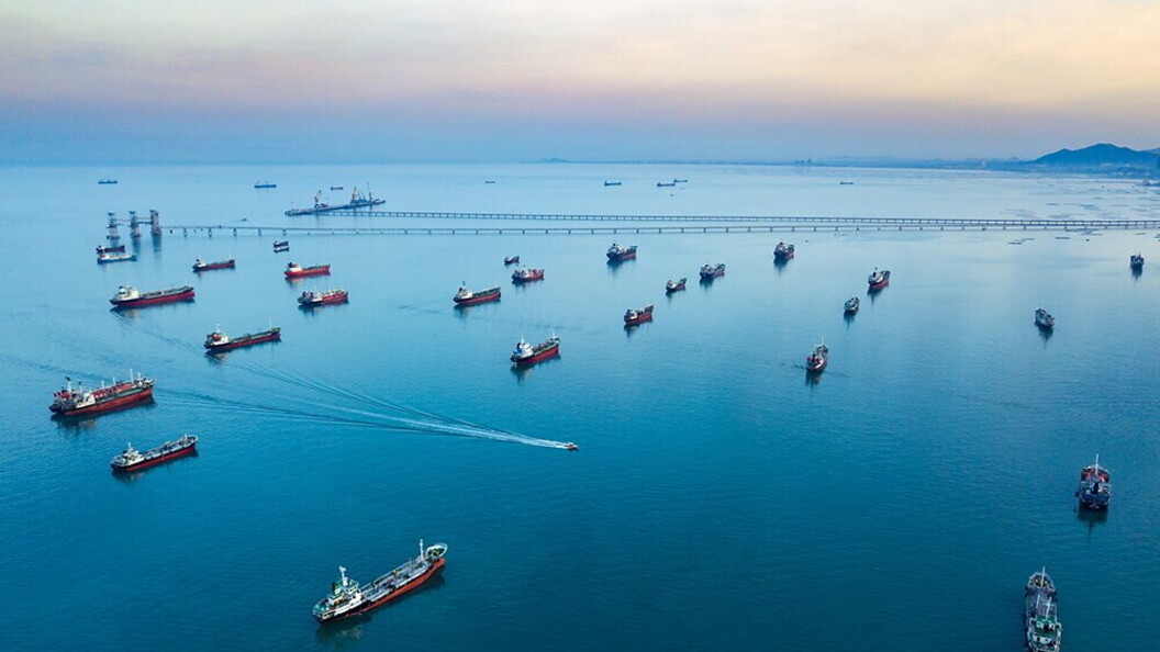 Petroliere al largo della costa