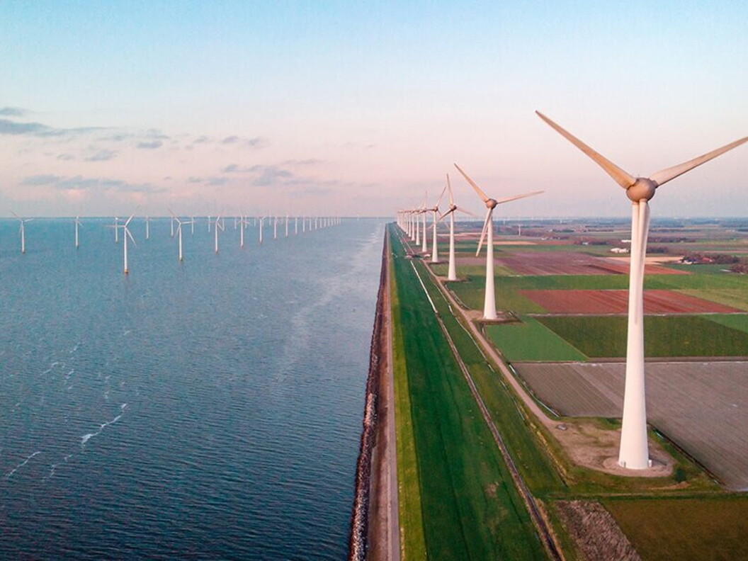 Eolico tra terra e mare