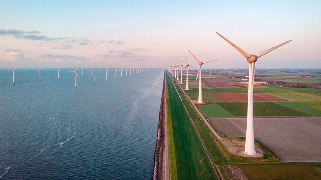 Eolico tra terra e mare