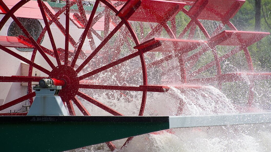 Navigare con l'energia dell'acqua