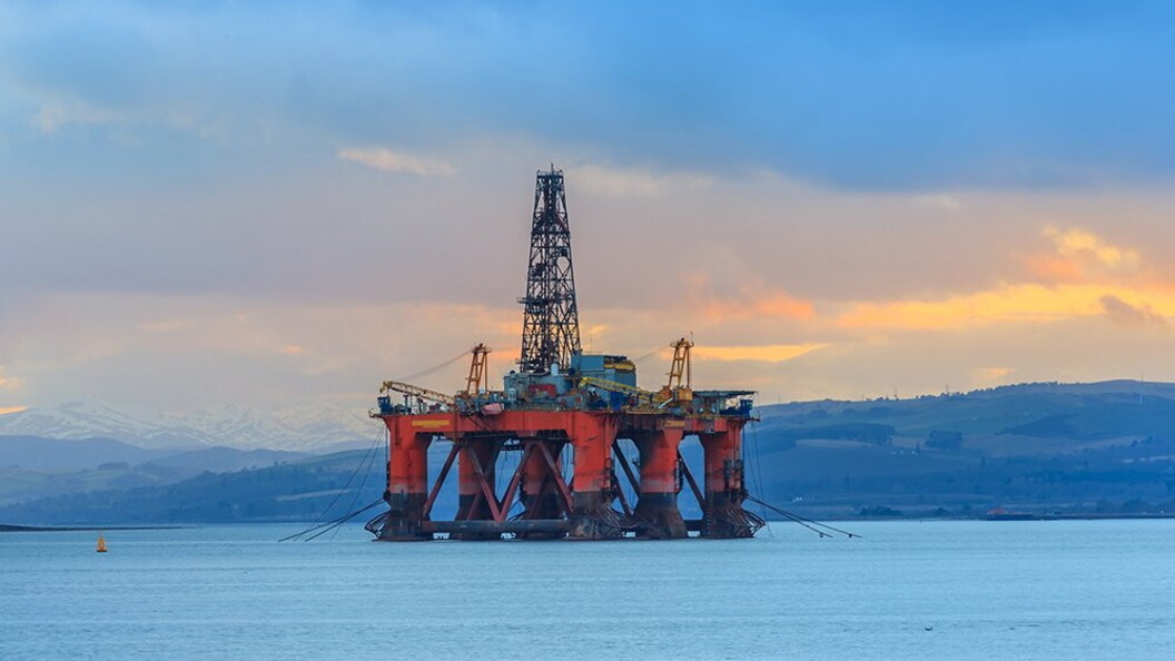 Piattaforma semi-sommergibile