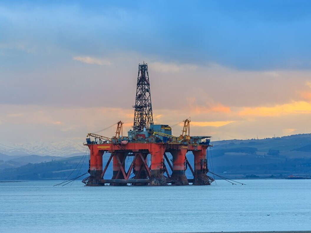 Piattaforma semi-sommergibile