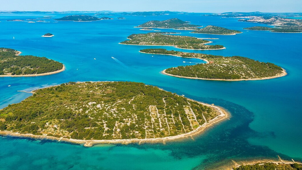 Isolotti lungo la costa croata