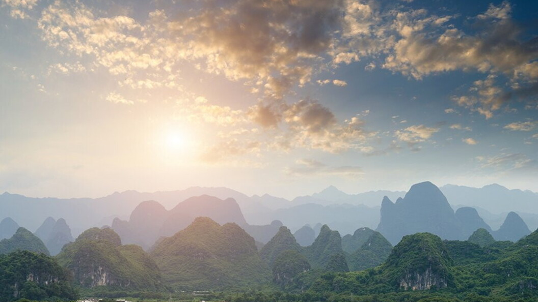 Pinnacoli calcarei lungo il fiume Li - C