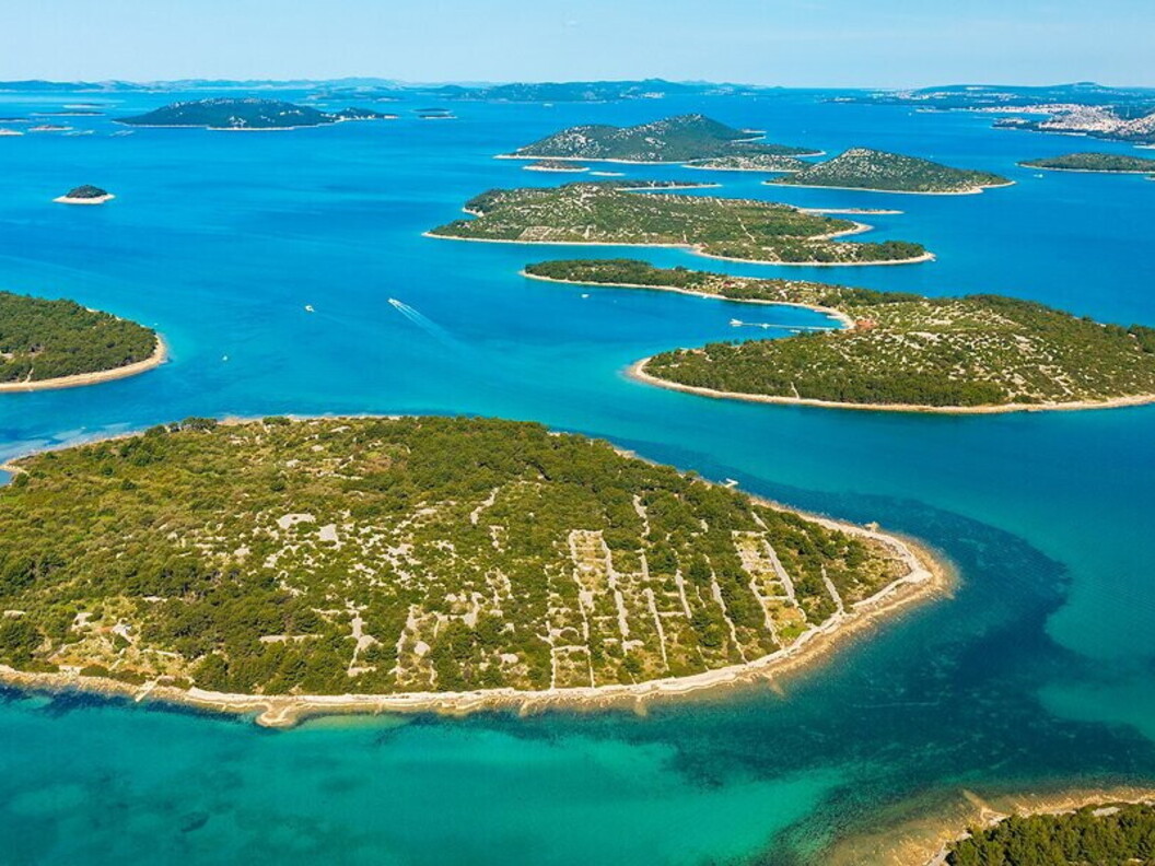 Isolotti lungo la costa croata