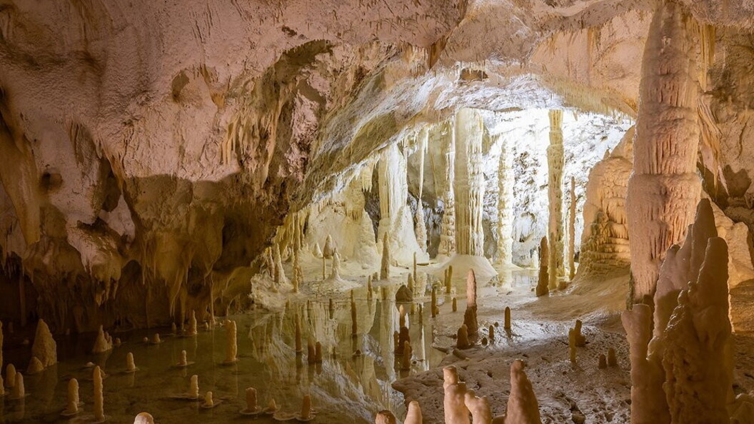 Grotta di Frasassi, Italia