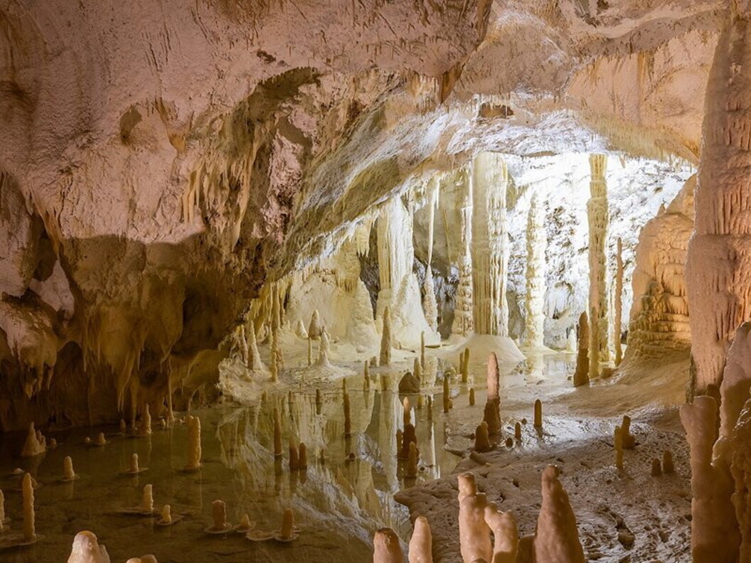 Grotta di Frasassi, Italia
