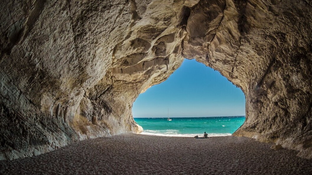 Grotte di Cala Luna, Italia