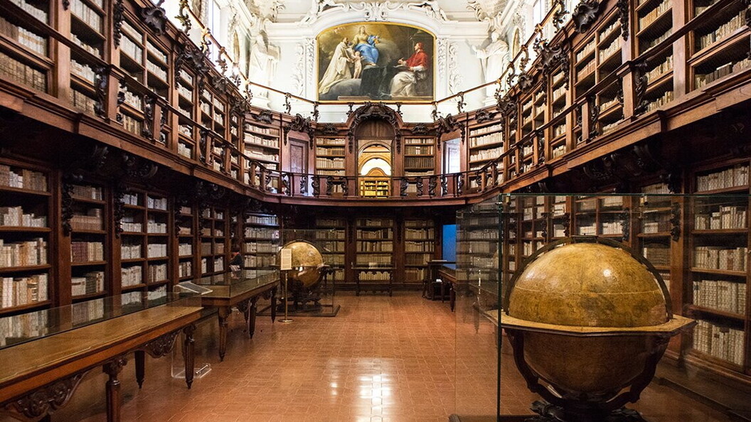 Biblioteca Classense, Ravenna. - Credits: https://commons.wikimedia.org/wiki/File:Veduta_aula_magna.jpg?uselang=it
