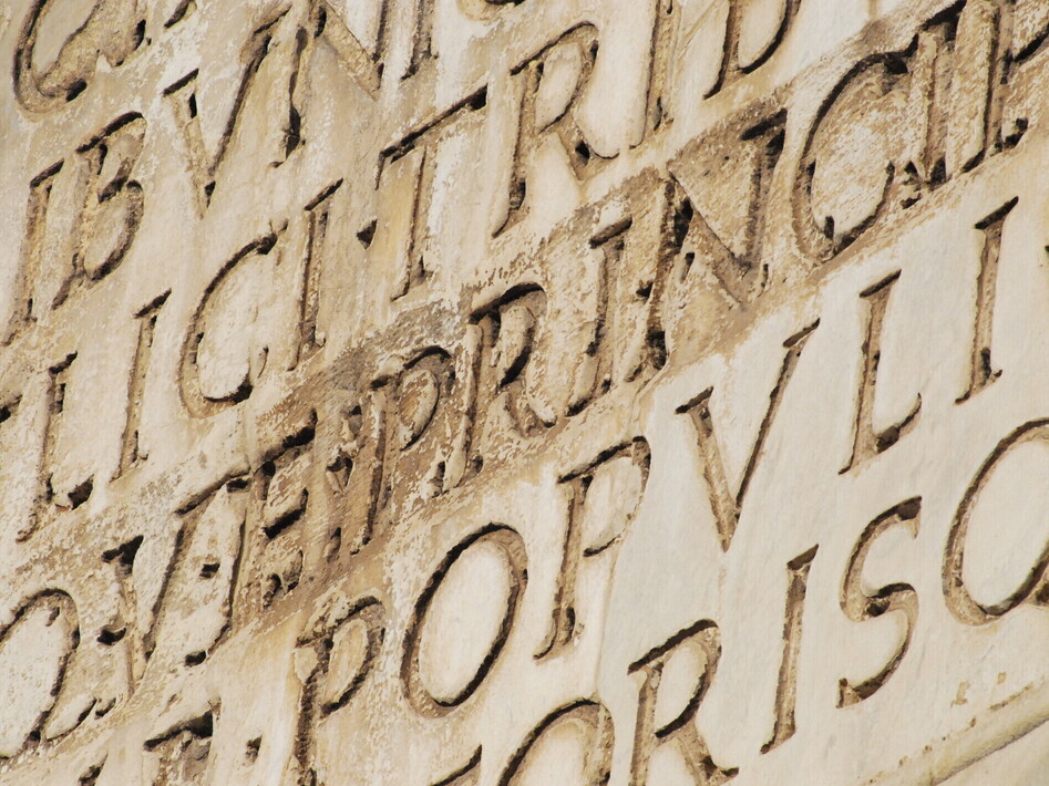 L'intelligenza artificiale completa e legge le iscrizioni latine